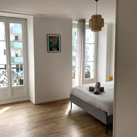 T2 Ile De Nantes Proche Chu Avec Parking 낭트