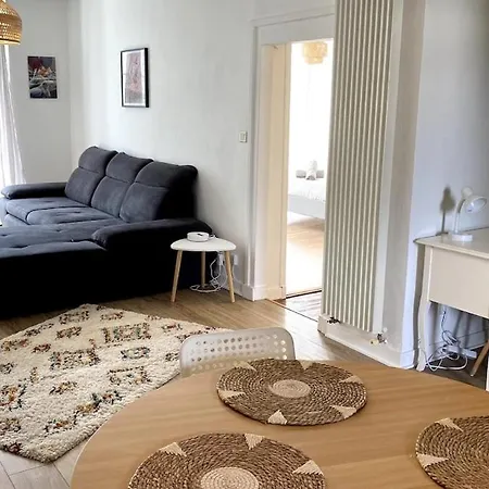 Apartment T2 Ile De Proche Chu Avec Parking *